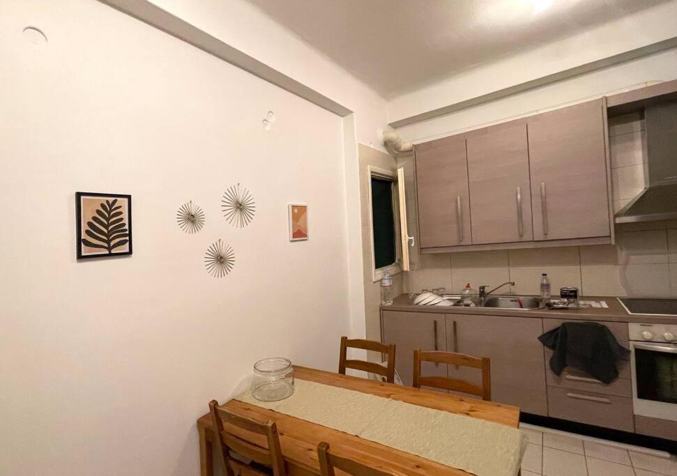 Apartmán Διαμερίσμα Με 1 Κρεβατοκάμαρα Και Ένα Σαλόνι Atény Exteriér fotografie
