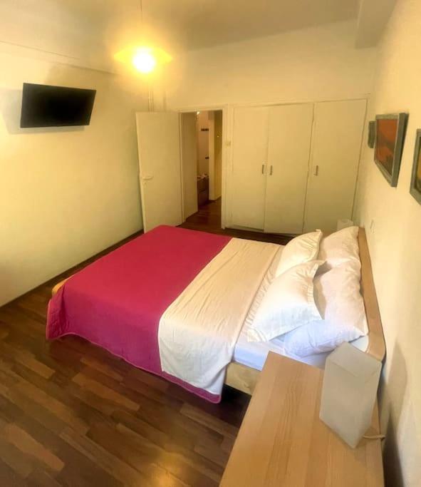 Apartmán Διαμερίσμα Με 1 Κρεβατοκάμαρα Και Ένα Σαλόνι Atény Exteriér fotografie